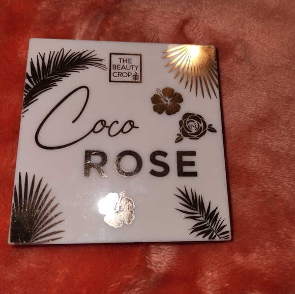 Coco Rose blush palette - Picture 2 of 5